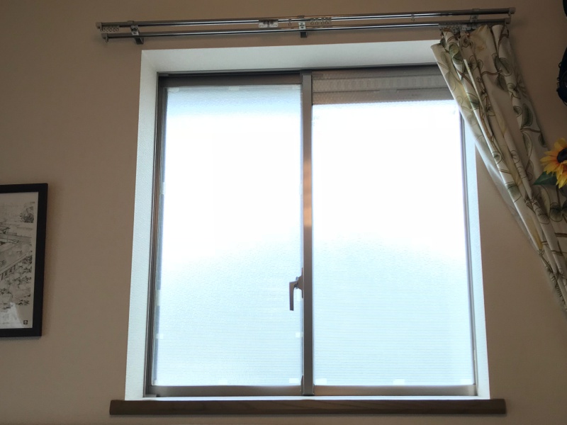 内窓 二重窓 をdiyで作ってみた アパート賃貸でも出来る寒さ対策 Livingbase リビングベース