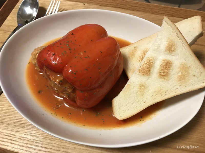 【ハンガリー料理】トルトットパプリカ風のパプリカ肉詰めレシピ