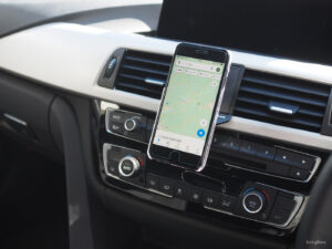 BMWにスマホ車載ホルダーを取り付け!専用設計でおすすめ【F31】